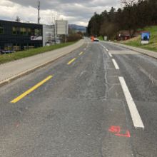 Belagsarbeiten an der Sihlbruggstrasse in Baar