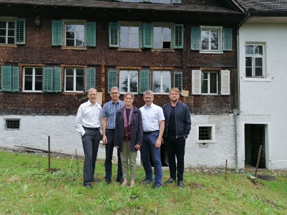 Gruppenfoto vor der Binzmühle