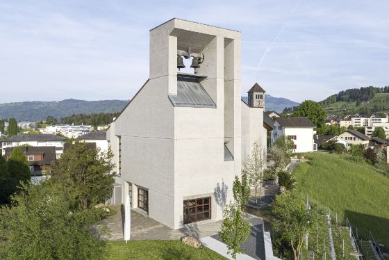 Aussenansicht mit Umgebung
