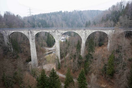 Die alte Lorzentobelbrücke wird saniert