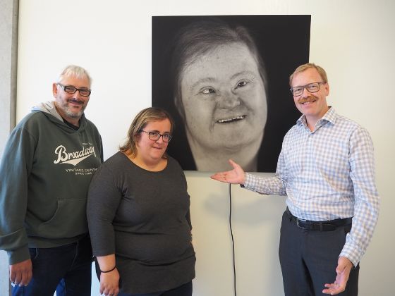Foto Christoph Linggi-Emaueala Iannotta und Regierungsrat Andreas Hostettler