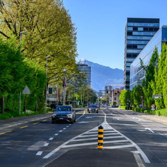 Zug_Strasse-in-die-City