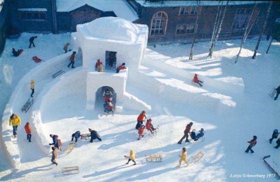 Die Schneeburg: Ein Markenzeichen in schneereichen Wintern