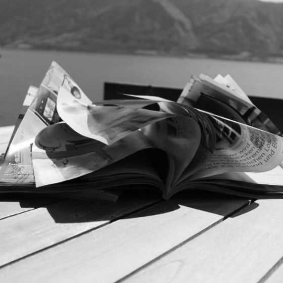 Heft, das im Winde weht