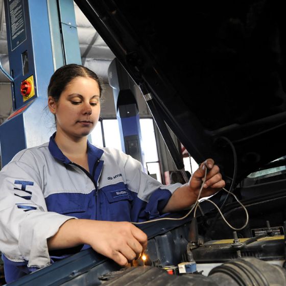 02-automobil-assistentin-eba