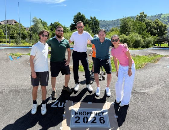 Von-links-Aron-Gwerder-Mitarbeiter-Sportabteilung-Raphael-Rogenmoser-Stv.-Leiter-Sport-Etienne-Schumpf-Stadtrat-Vorsteher-Bildungsdepartement-Thomas-Felber-Leiter-Sport-Avril-Weiss-Mitarbeiterin-Sportabteilung-
