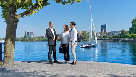 Geschäftsleute am Zugersee