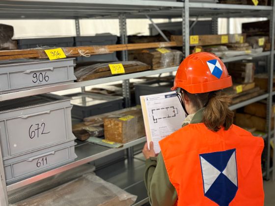 Bild 5: Kulturgüter in Not: Einblick in die Arbeit, wie eine Rettungsaktion abläuft und was mit den Kulturobjekten im Anschluss geschieht. Foto: Amt für Denkmalpflege und Archäologie Kanton Zug