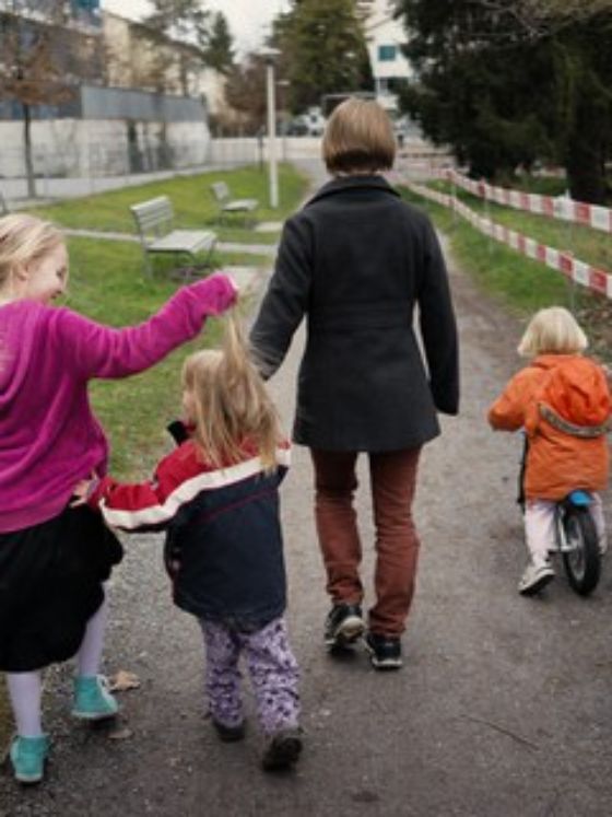Spazieren mit Kindern