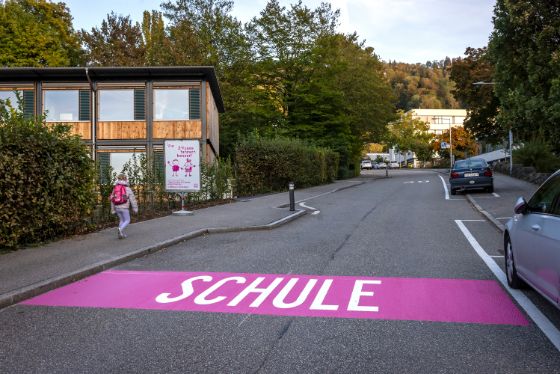 Strassenbemalung-Schulhaus-Kirchmatt