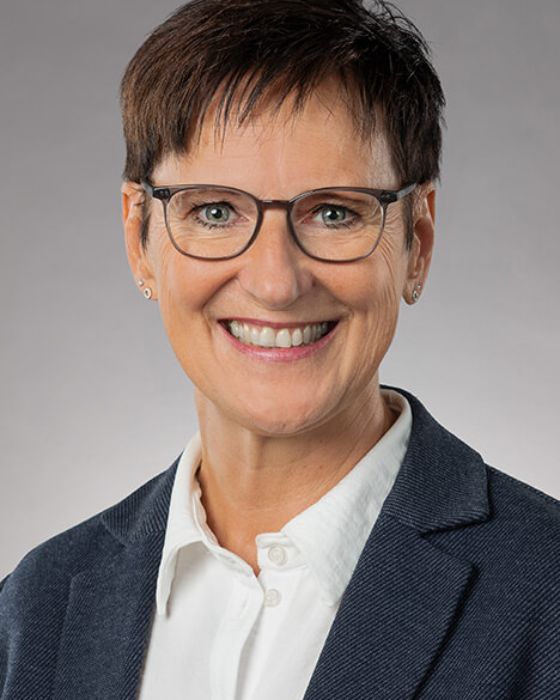 Arnold_Andrea_hoch_kontakt
