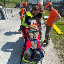 Zivilschutz-Wiederholungskurs des Sanitätszugs:  Bergungstechniken mit dem Rettungsdienst Zug