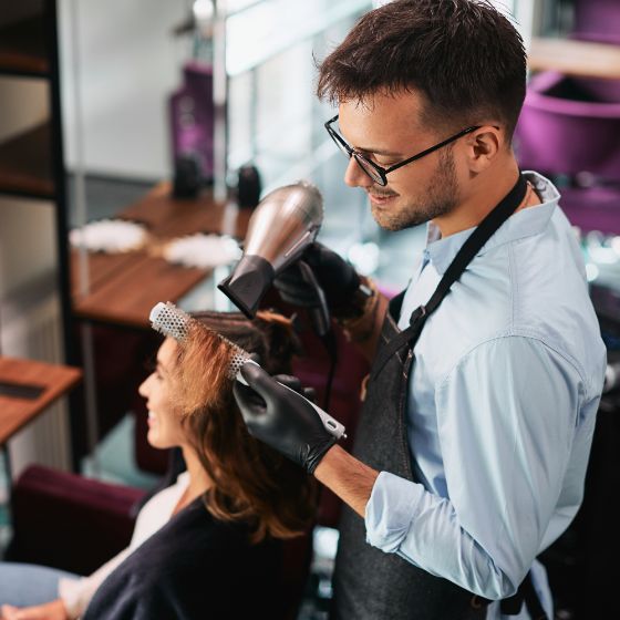 Coiffeuse / Coiffeur