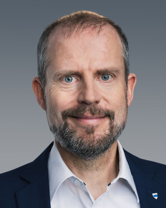 Portraitfoto Lukas Fürrer