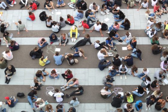 Bild «Schülerinnen und Schüler der Kanti Menzingen»